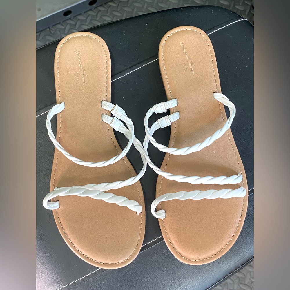 Excellent Condition Universal Thread Strappy Sand… - image 1